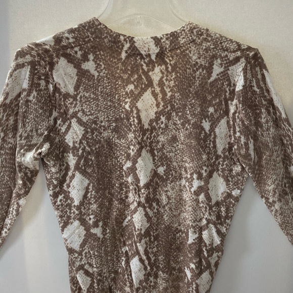 V Neck cardigan - Picture 1 of 3
